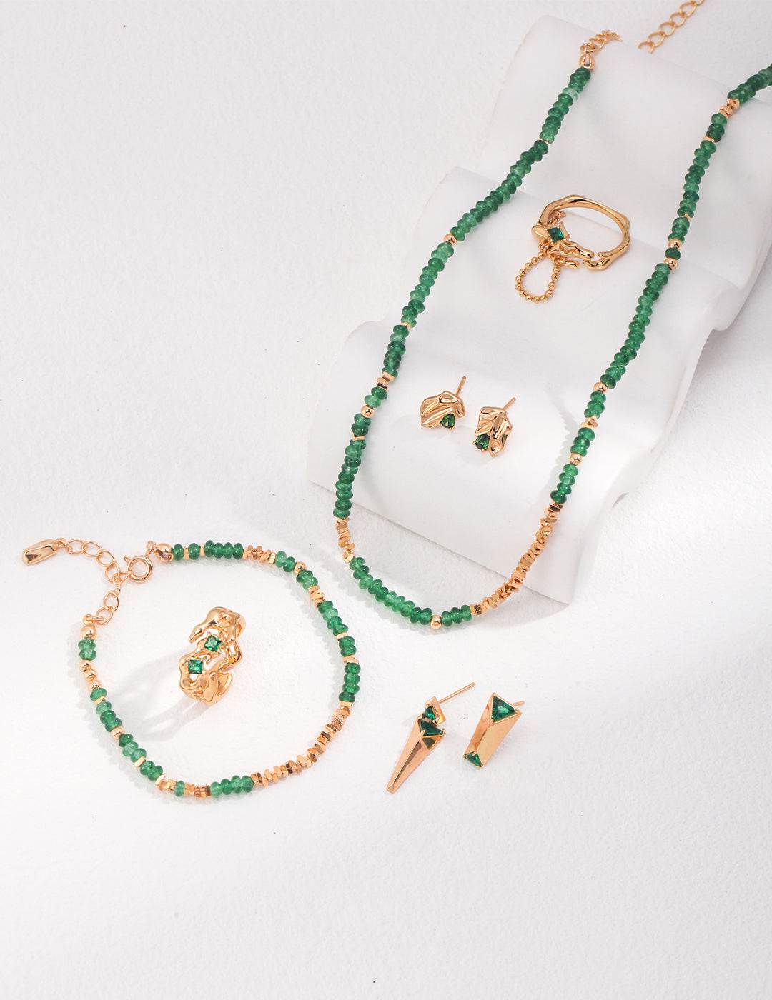 Gilded Ivy Necklace｜Emeralds