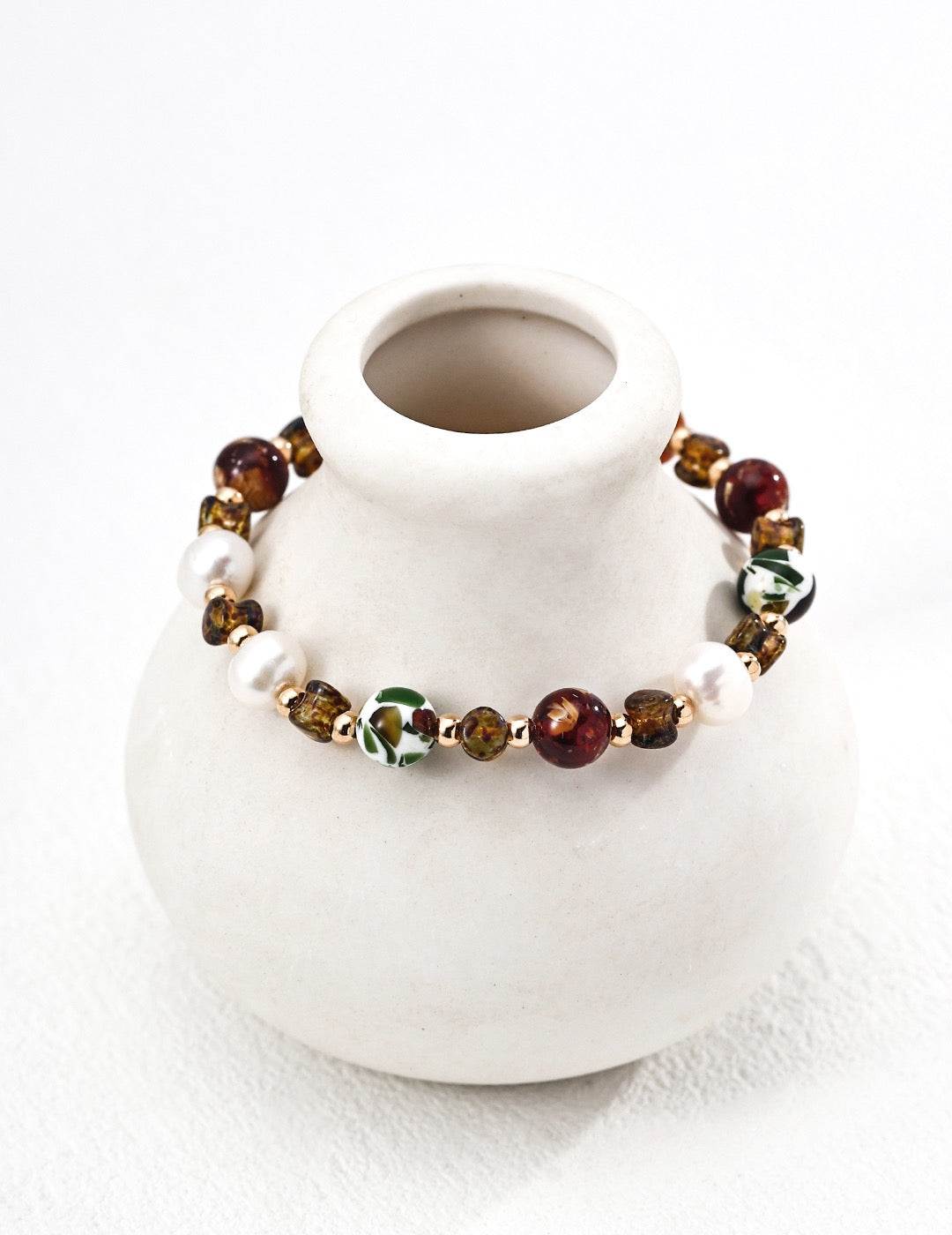 Mystic Grove Bracelet｜Pearl & Czech Iridescent Glass