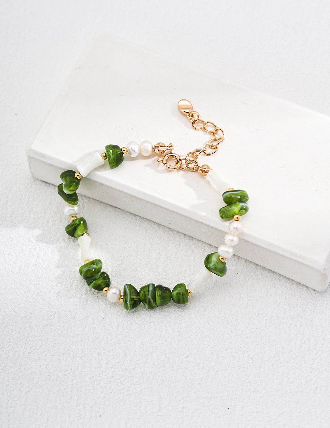 Verdant Serenity Bracelet ｜Pearl & Resin
