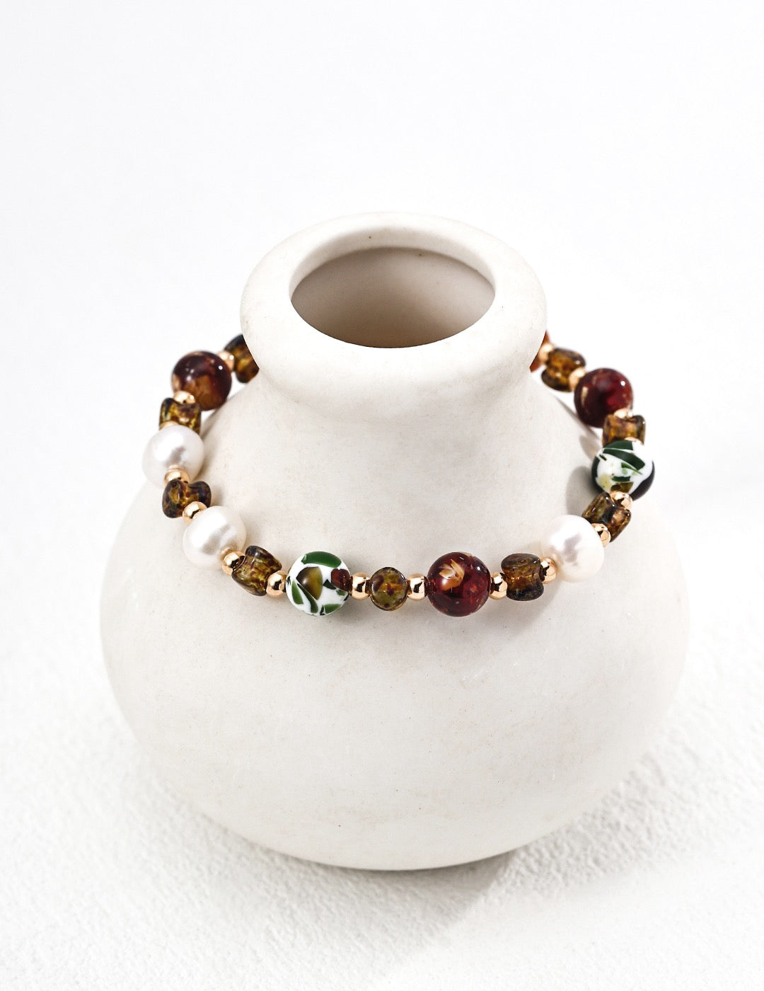 Mystic Grove Bracelet｜Pearl & Czech Iridescent Glass