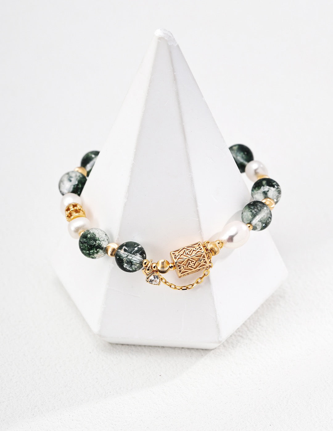 Moss Whisper Bracelet | Pearl & Crystal