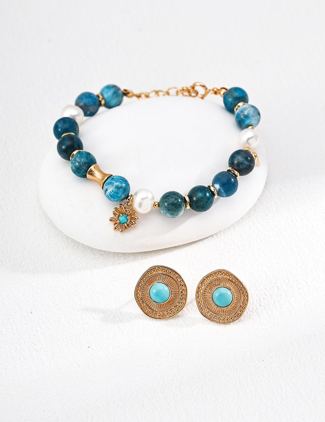 Tranquil Lagoon Bracelet｜ Pearl & Blue copper